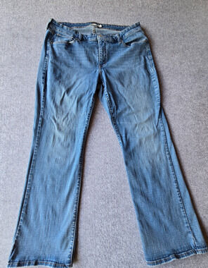 Levis 415 Classic Women's Boot Cut Jeans 20W Blue Medium Wash Stretch (38x31)